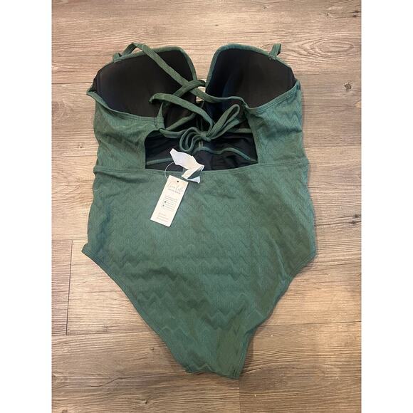 Cupshe Alegría Solids Back Tie Wrapped One Piece Swimsuit - Picture 3 of 4